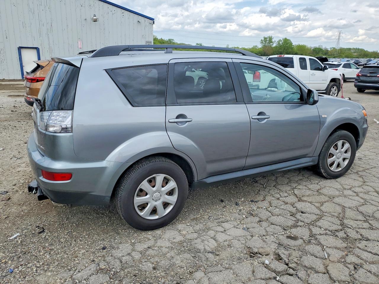 2013 Mitsubishi Outlander VIN JA4AS2AW8DU004576 photo 3
