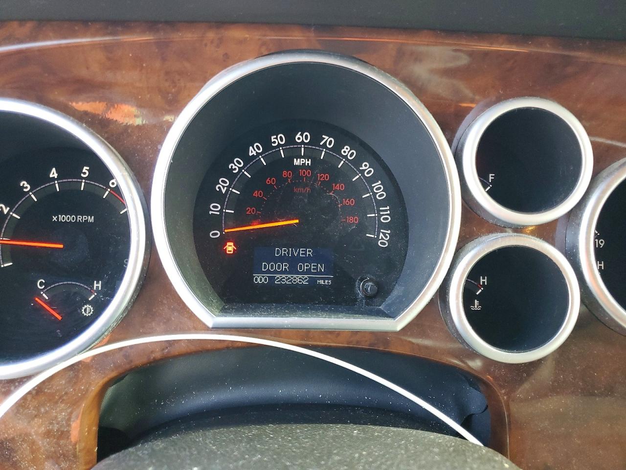 2008 Toyota Sequoia VIN 5TDZY68A38S007713 photo 9