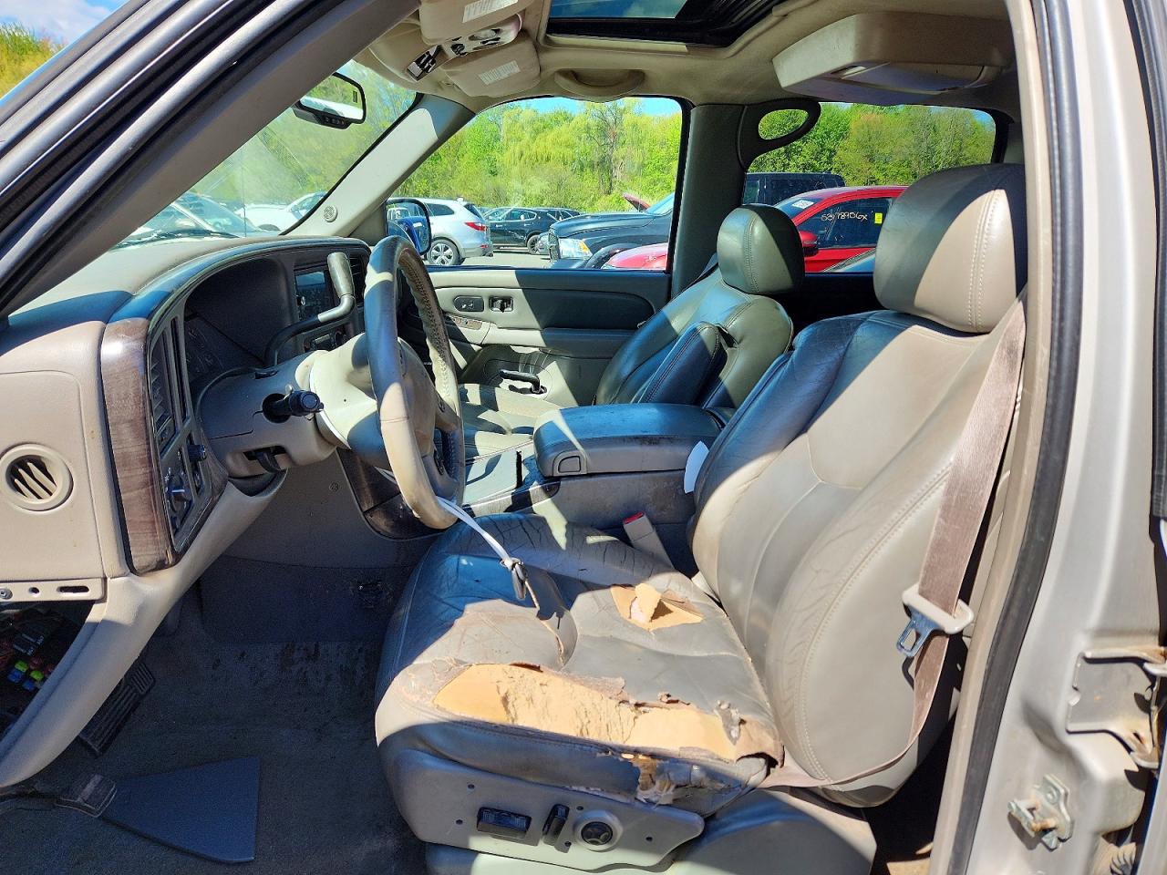 2005 GMC Yukon VIN 1GKFK66U55J266752 photo 7