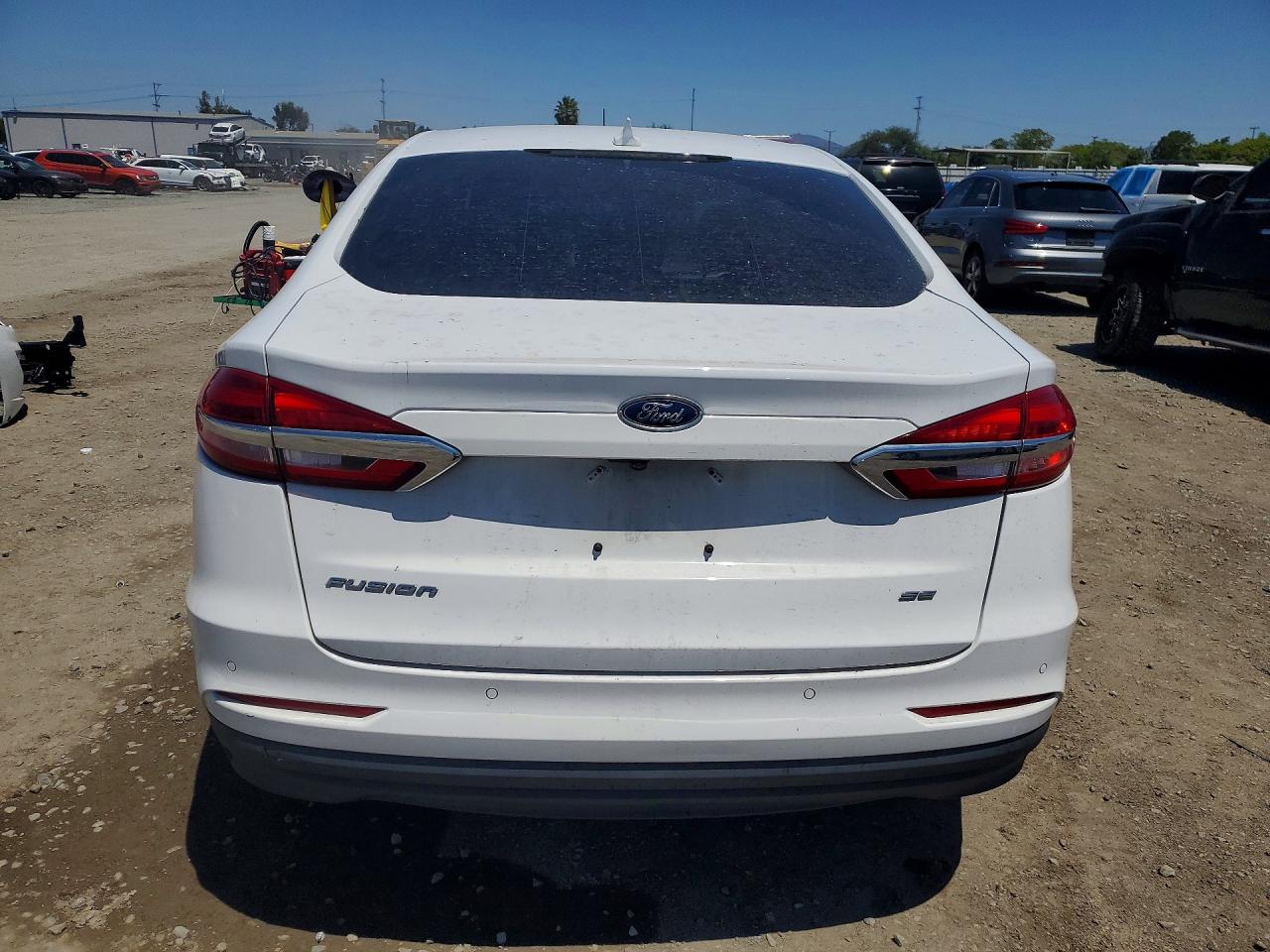 2019 Ford Fusion VIN 3FA6P0H72KR255541 photo 6