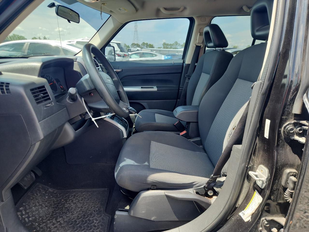 2008 Jeep Patriot VIN 1J8FT28W78D706398 photo 7