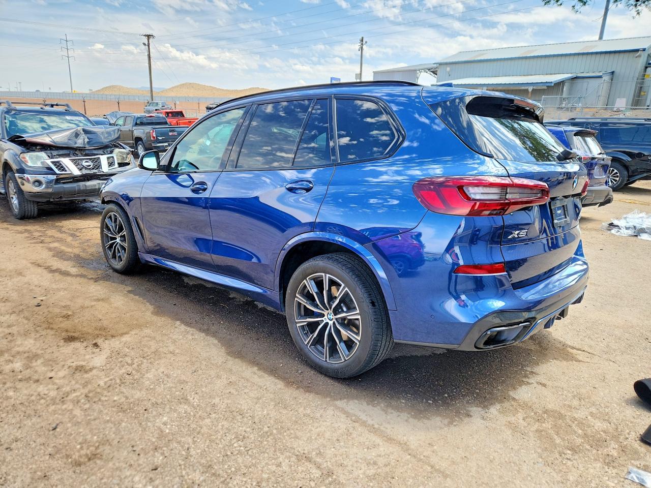 2022 BMW X5 VIN 5UXCR6C0XN9M37040 photo 2