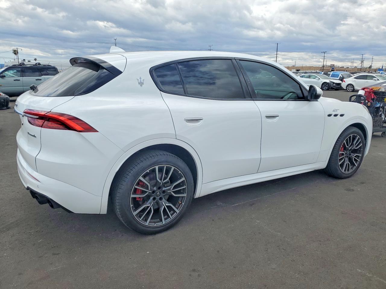 2023 Maserati All other VIN ZN682AVA7P7416390 photo 3