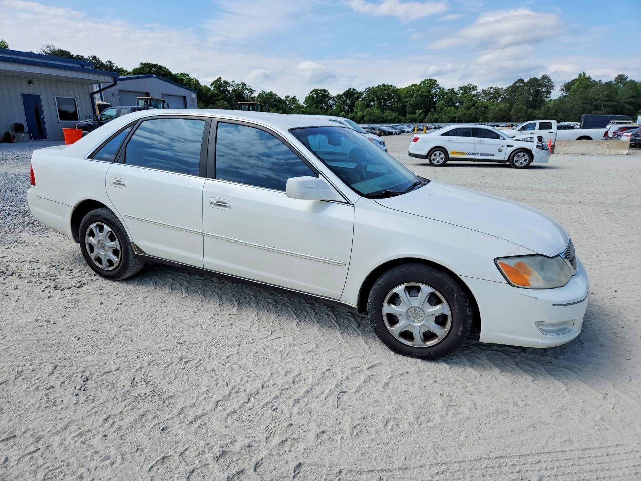 2000 Toyota Avalon VIN 4T1BF28BXYU027537 photo 4