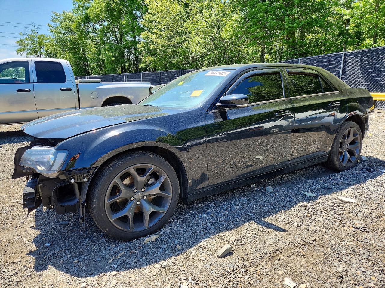 2023 Chrysler 300 VIN 2C3CCABGXPH613810 photo 1