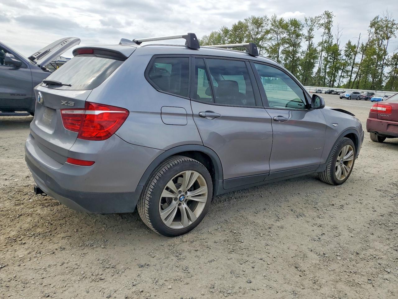2015 BMW X3 VIN 5UXWX9C55F0D48565 photo 3