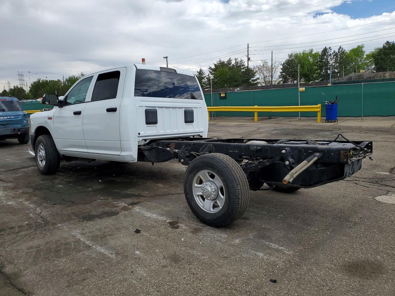 2022 RAM 3500 VIN 3C7WR9CJ5NG431206 photo 2