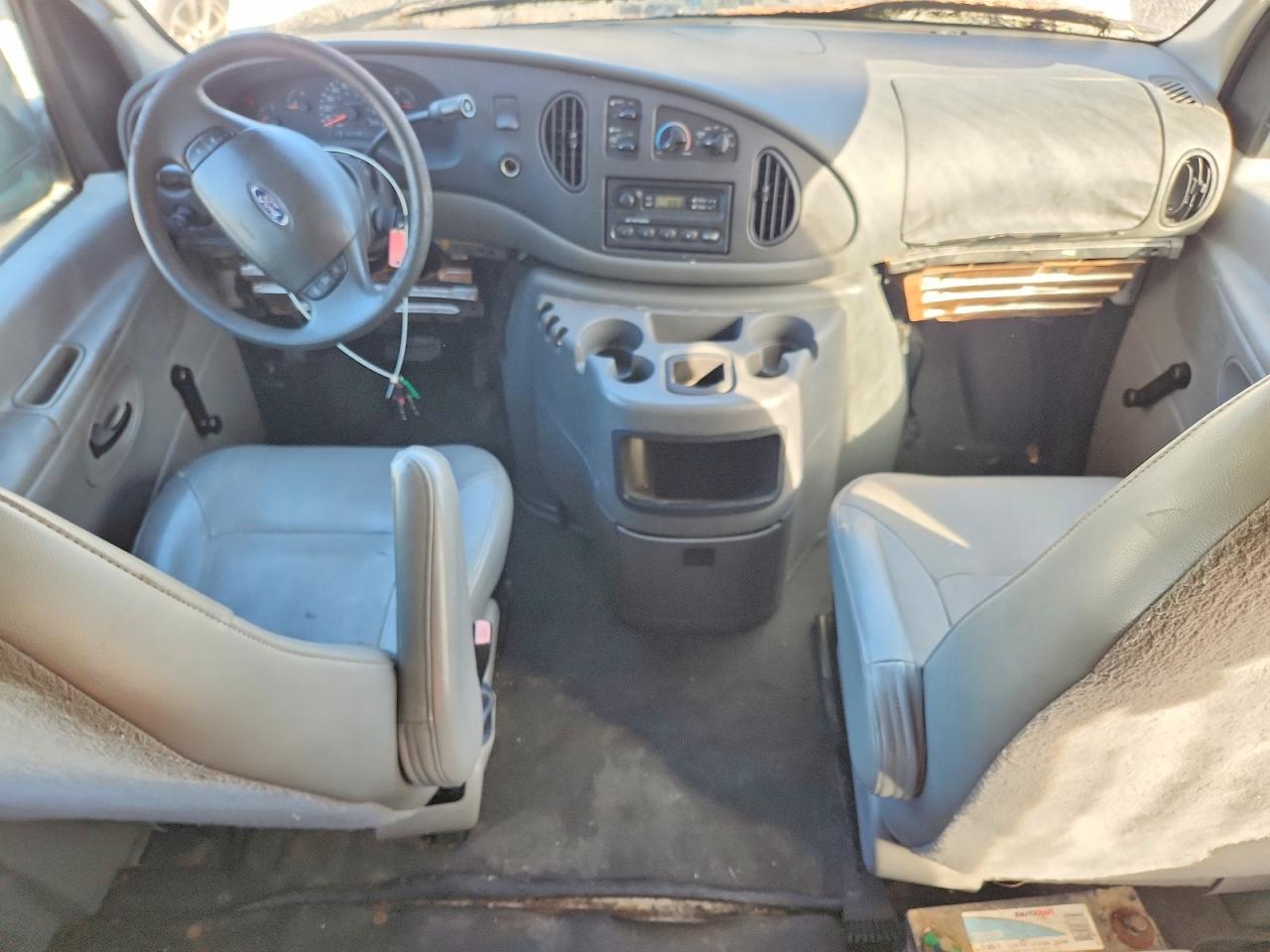 2003 Ford Econoline VIN 1FBSS31LX3HB90820 photo 8