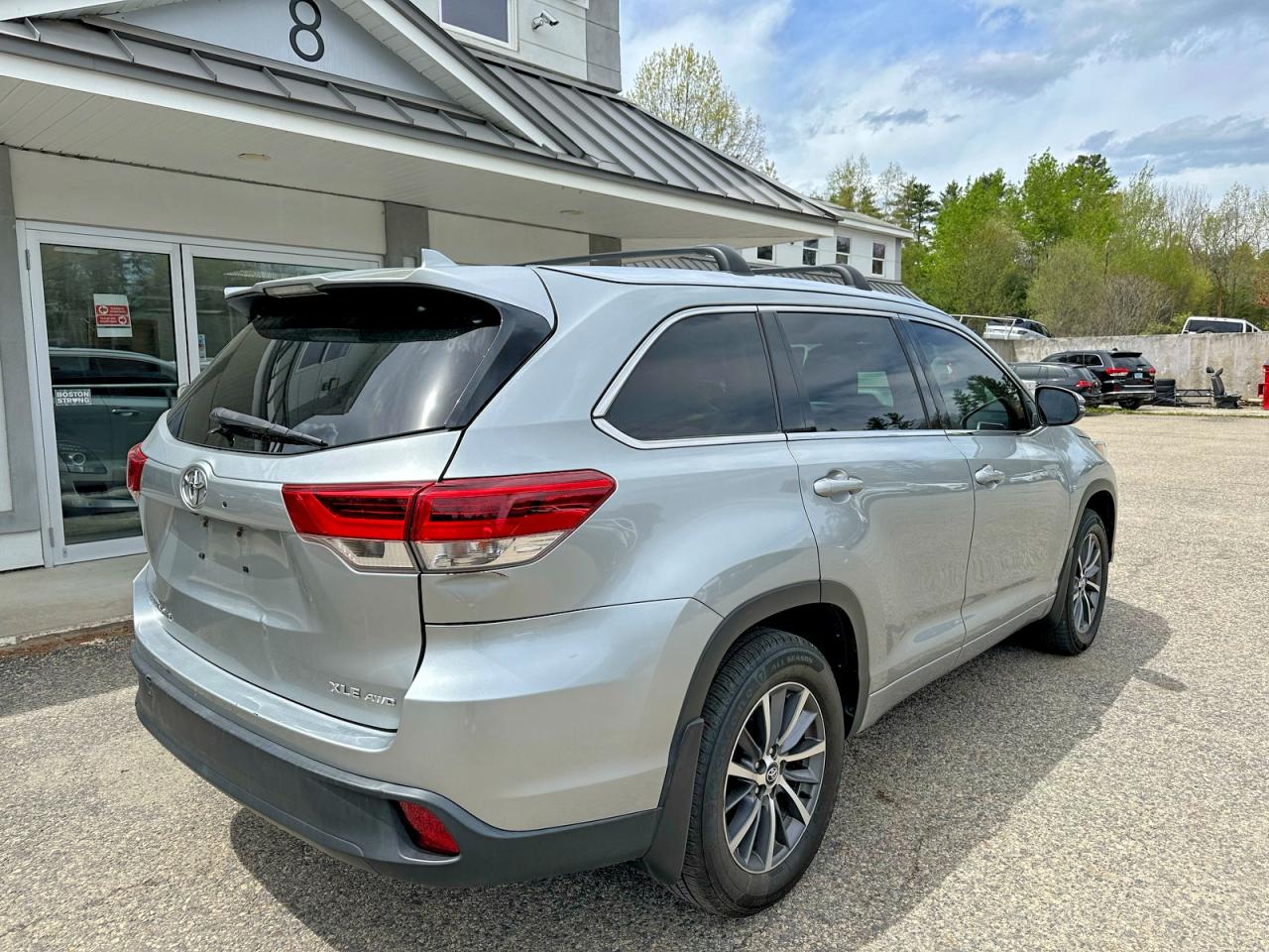 2017 Toyota Highlander VIN 5TDJZRFH4HS381579 photo 4