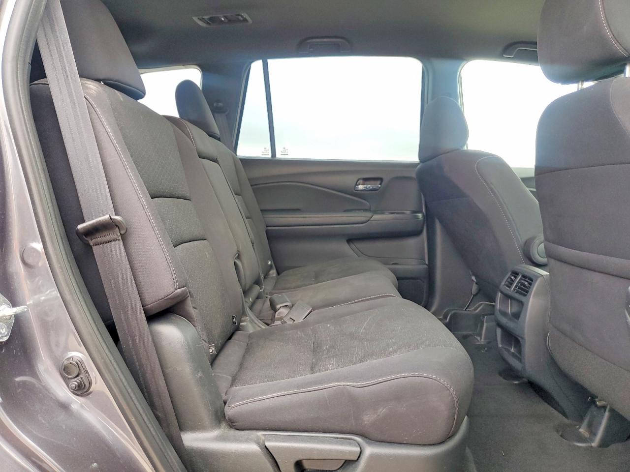 2021 Honda Passport VIN 5FNYF8H21MB008007 photo 11