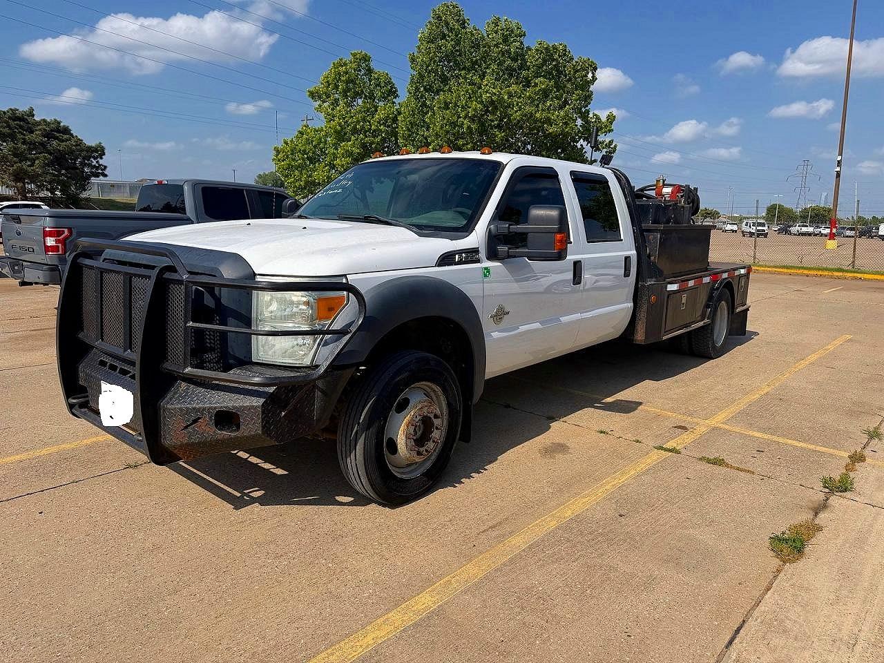 2015 Ford F550 VIN 1FD0W5HT8FEA58634 photo 2