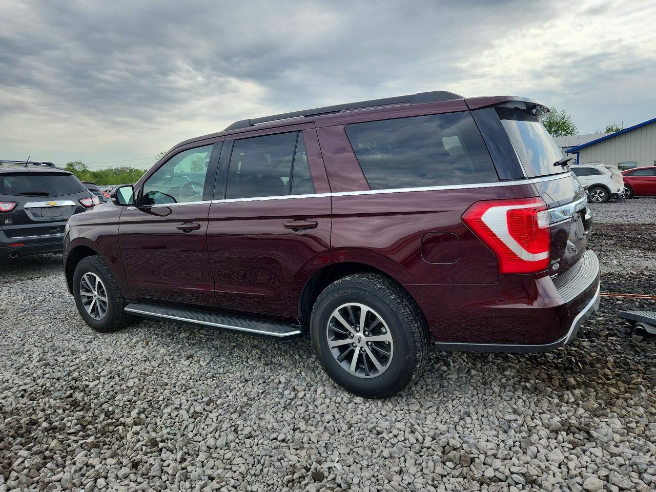 2021 Ford Expedition VIN 1FMJU1JT5MEA79533 photo 2