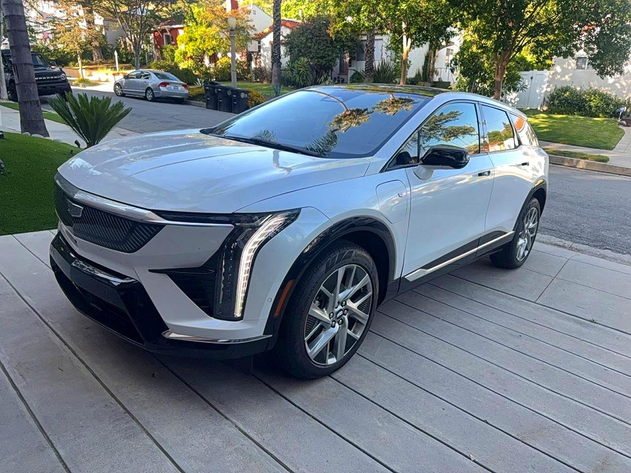 2025 CADILLAC All other VIN 3GYK3BMR3SS224163 photo 2