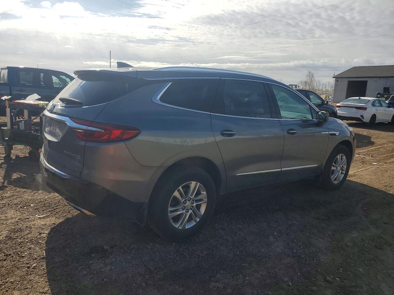 2018 Buick Enclave VIN 5GAEVAKWXJJ180650 photo 3