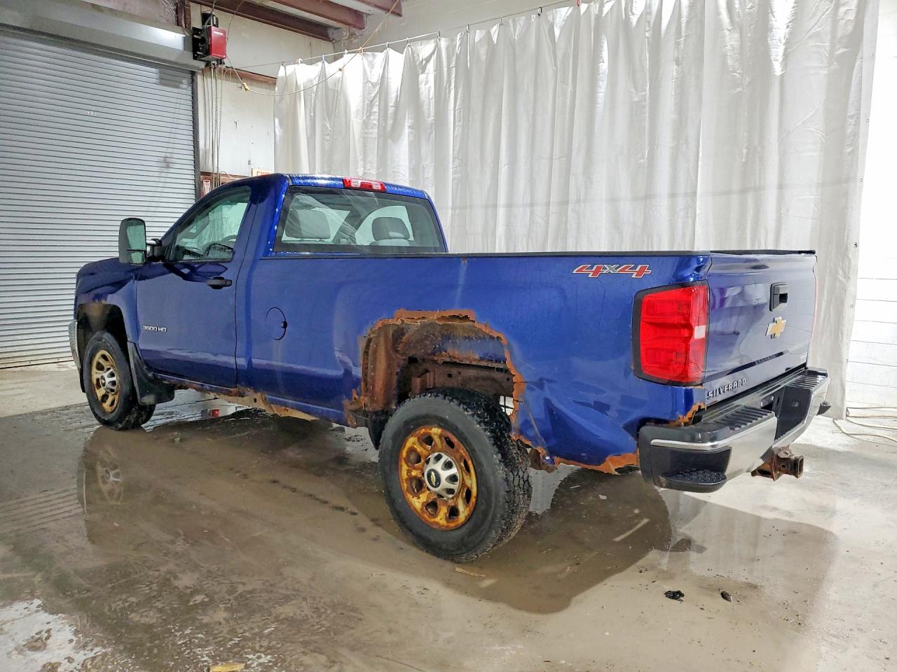 2015 Chevrolet All models VIN 1GC3KYCG8FZ124813 photo 2