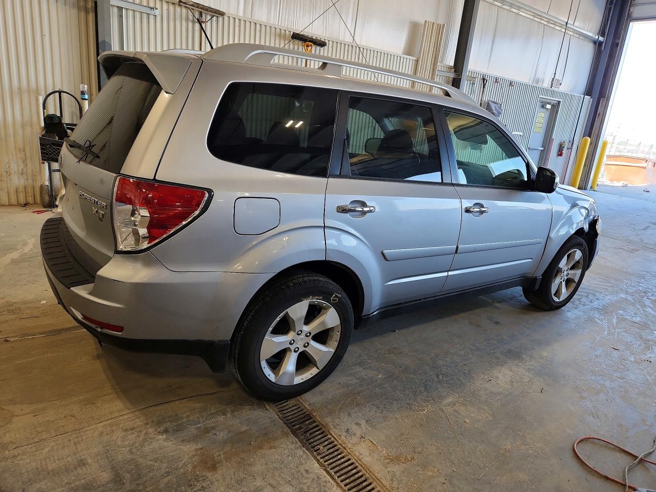 2013 Subaru Forester VIN JF2SHGHC3DH413290 photo 3