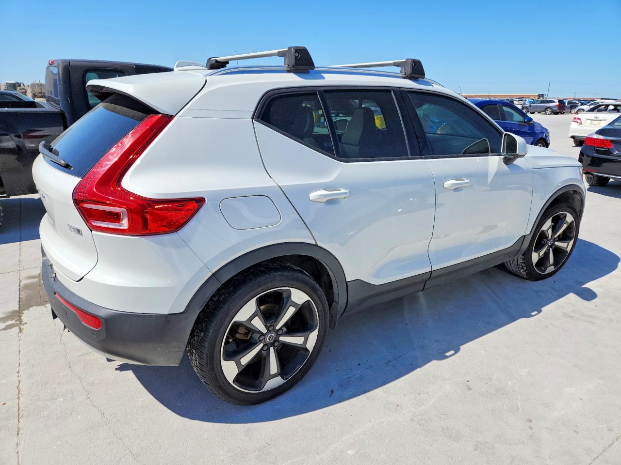 2019 Volvo Xc40 VIN YV4162XZ8K2014946 photo 3