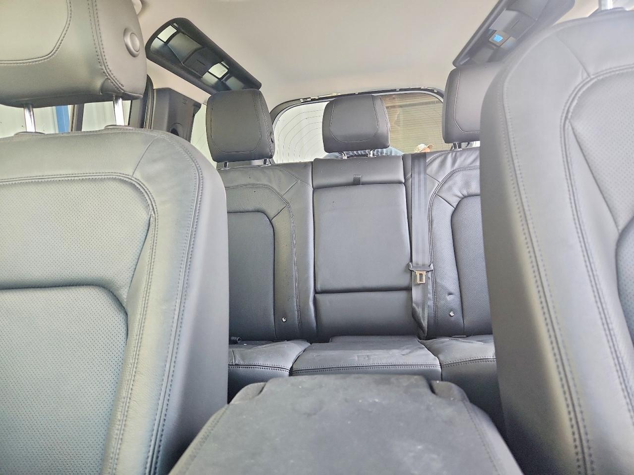 2023 Land Defender VIN SALEJ7EX1P2239436 photo 10