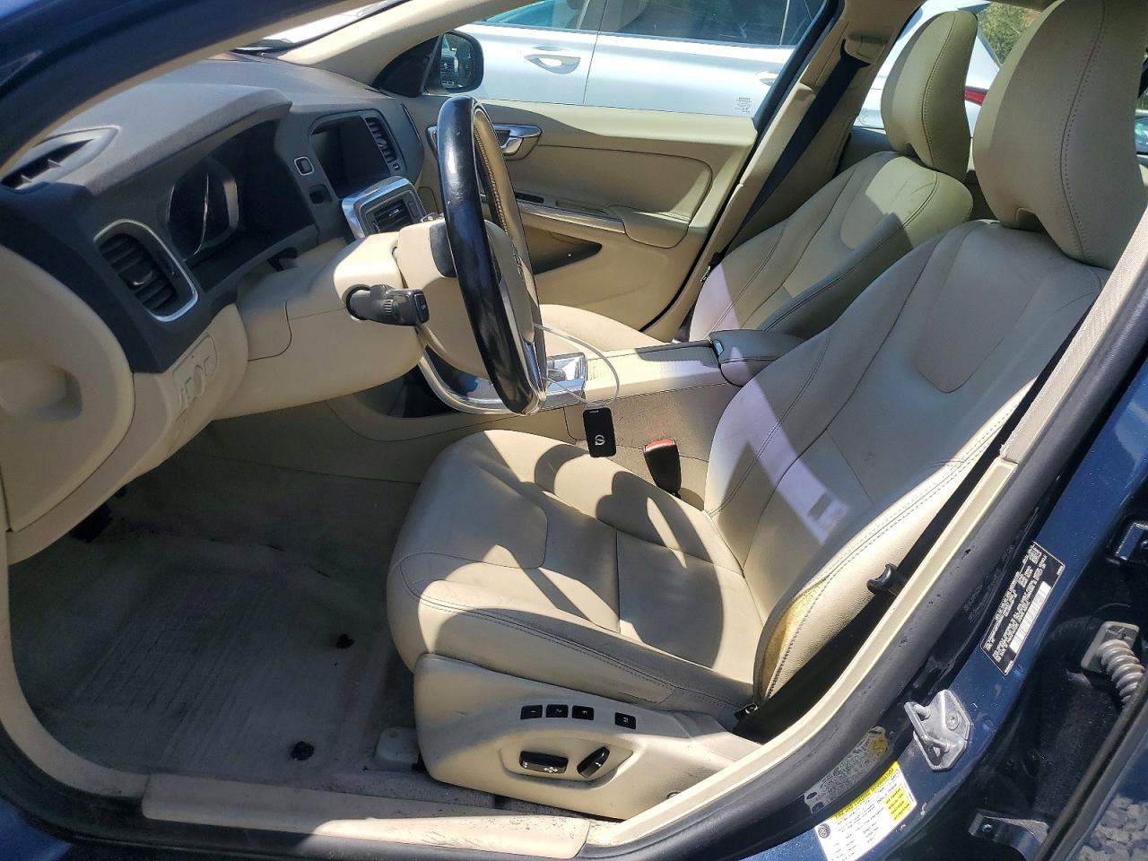 2015 Volvo S60 VIN YV126MFK2F2336893 photo 7