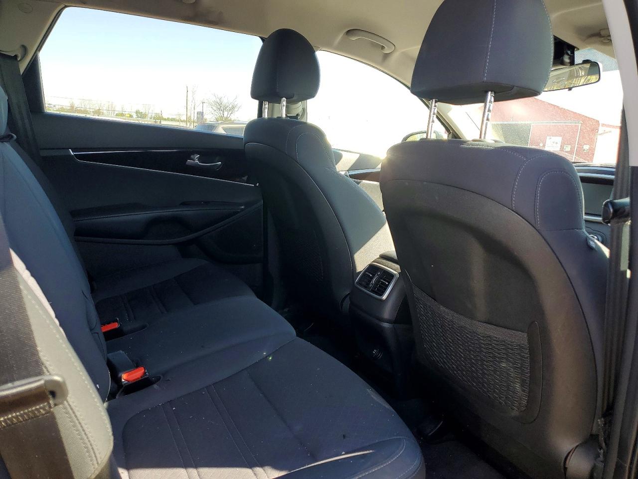 2019 KIA Sorento VIN 5XYPGDA30KG470651 photo 11