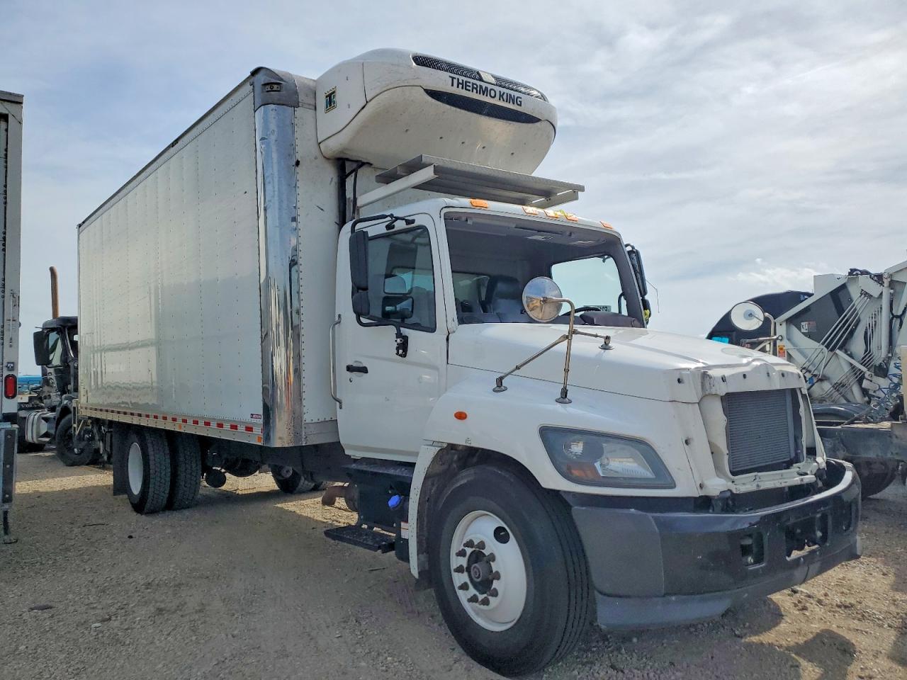 2023 HINO All other VIN 5PVNJ7AR4P5T50012 photo 1
