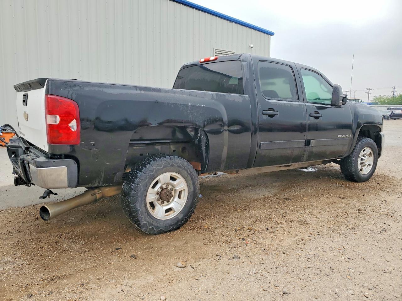 2008 Chevrolet All models VIN 1GCHC23698F105781 photo 3