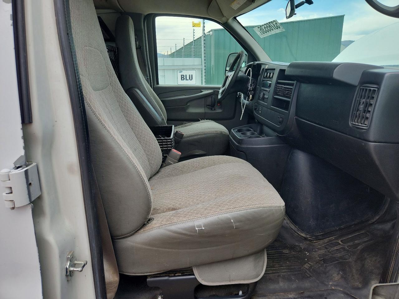 2011 CHEV Express VIN 1GCWGFCGXB1182322 photo 10