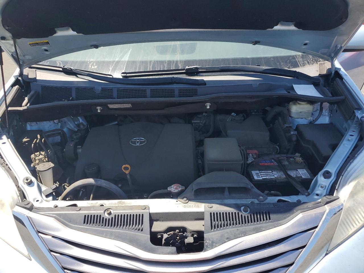 2017 Toyota Sienna VIN 5TDYZ3DC2HS870761 photo 12