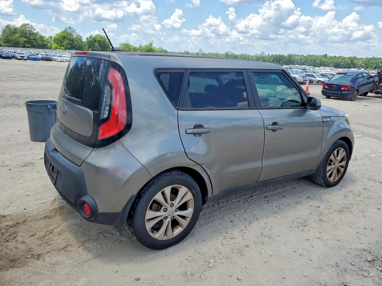 2015 Kia Soul VIN KNDJP3A52F7115890 photo 3