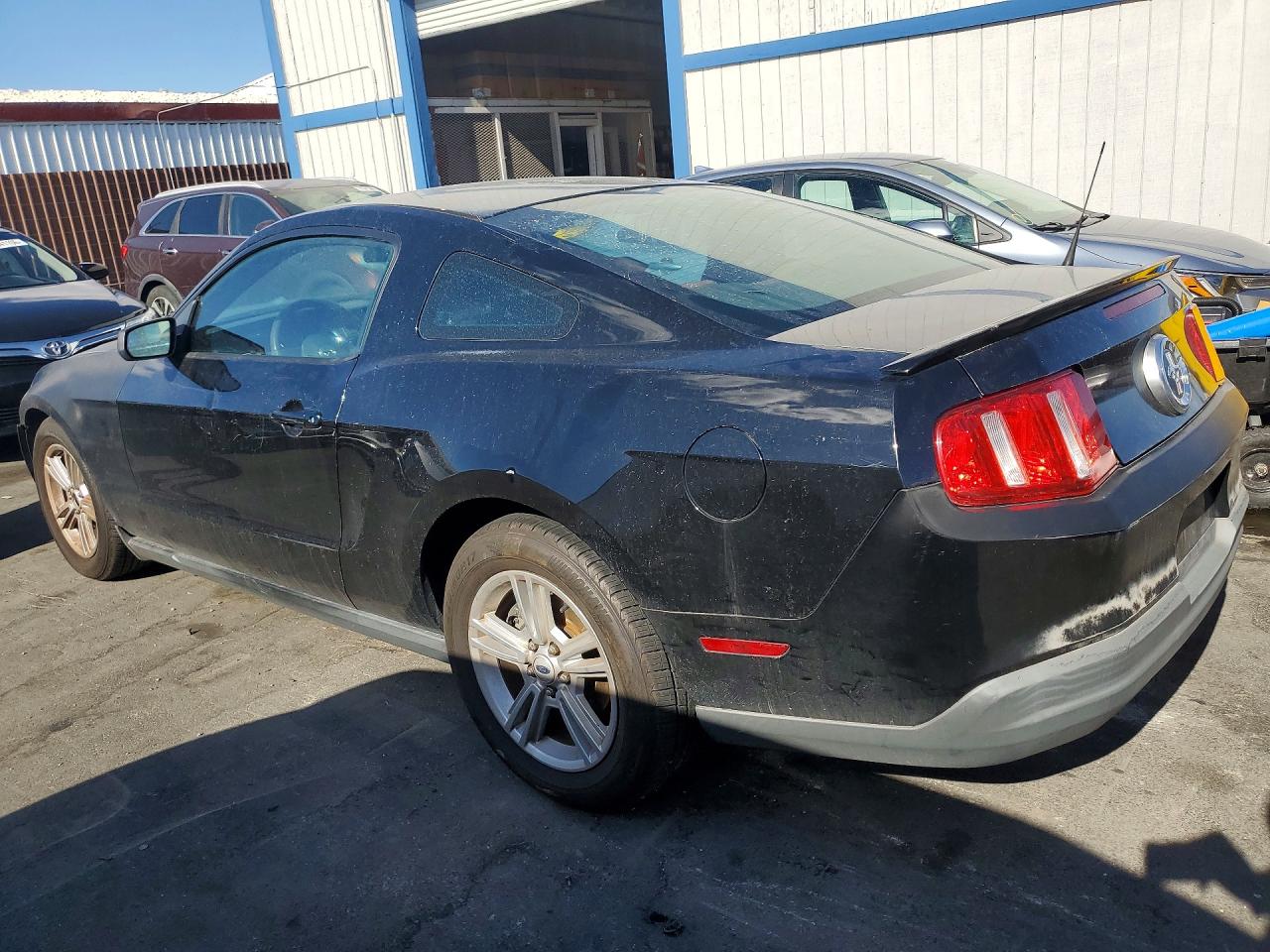 2010 Ford All models VIN 1ZVBP8AN5A5152189 photo 2