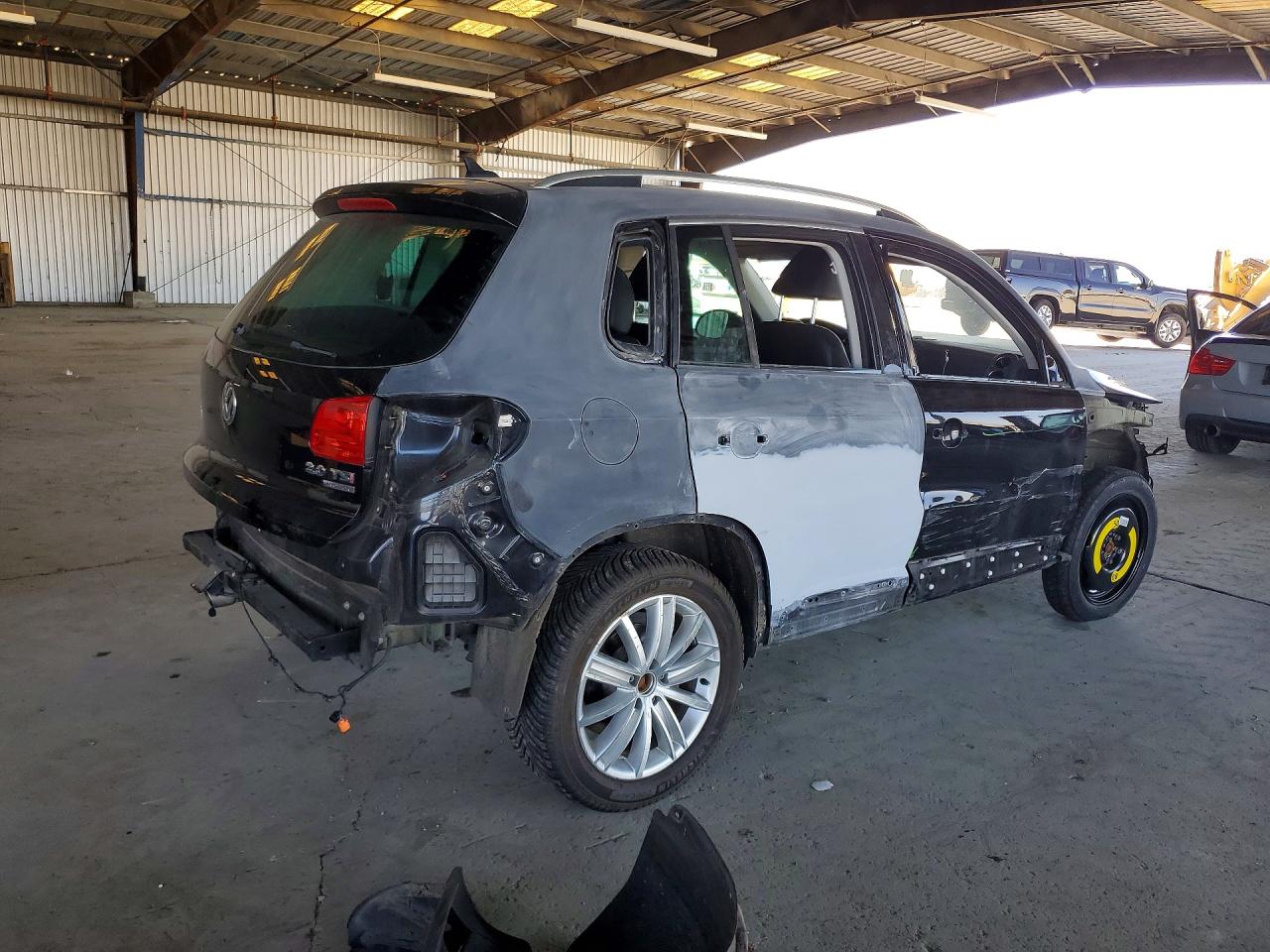 2014 Volkswagen Tiguan VIN WVGBV3AXXEW510864 photo 3