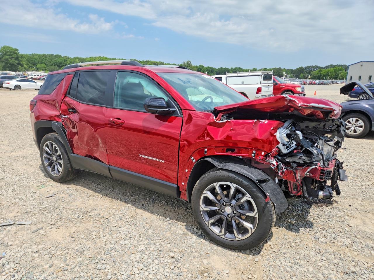 2025 GMC Terrain VIN 3GKALUEGXSL272106 photo 4
