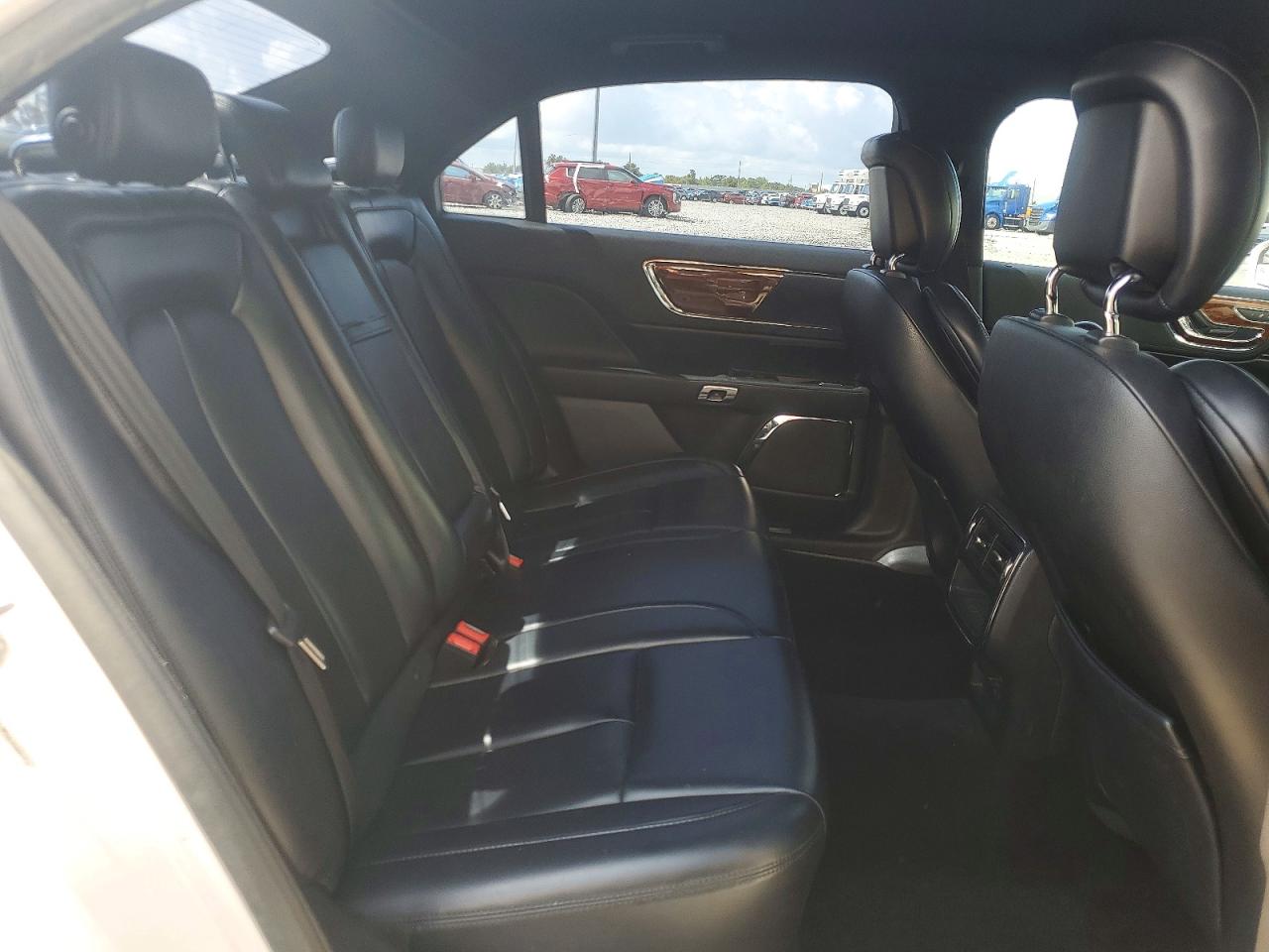 2018 Lincoln Continentl VIN 1LN6L9PK8J5601718 photo 10
