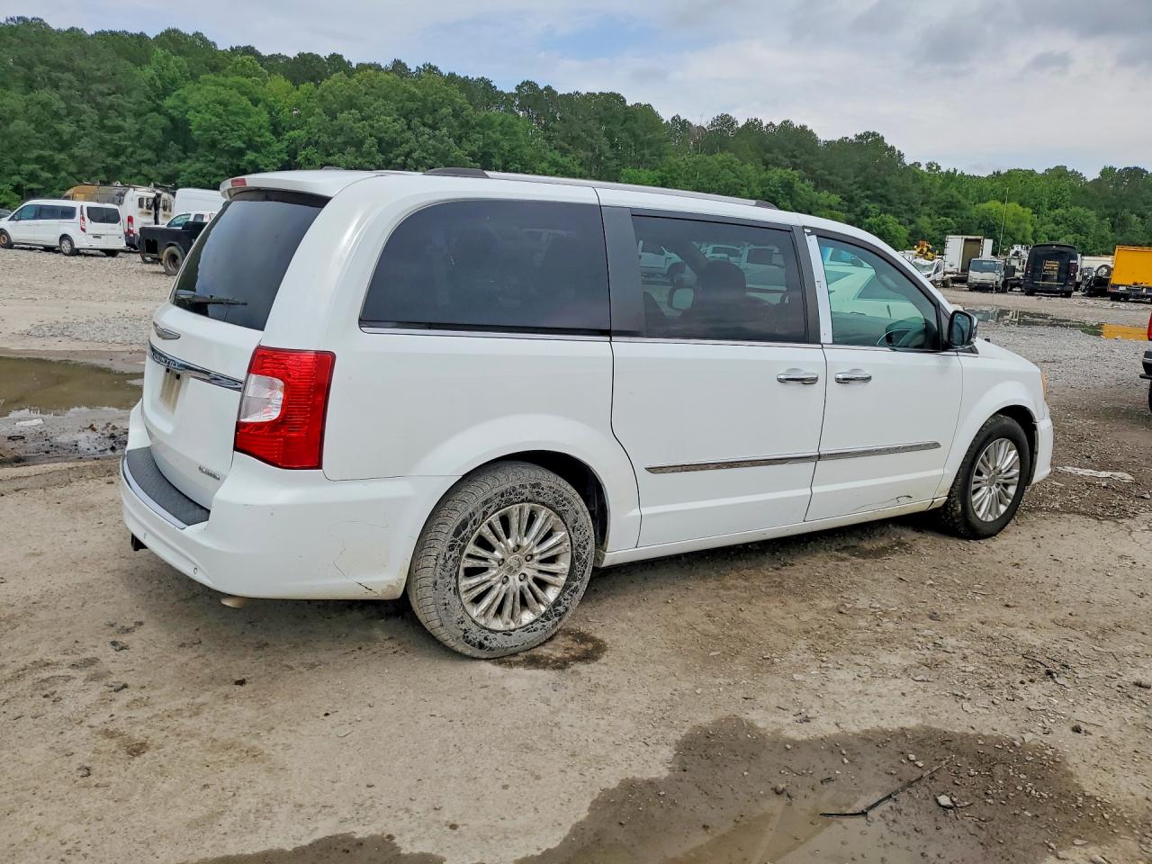 2014 Chrysler Minivan VIN 2C4RC1GG5ER298047 photo 3