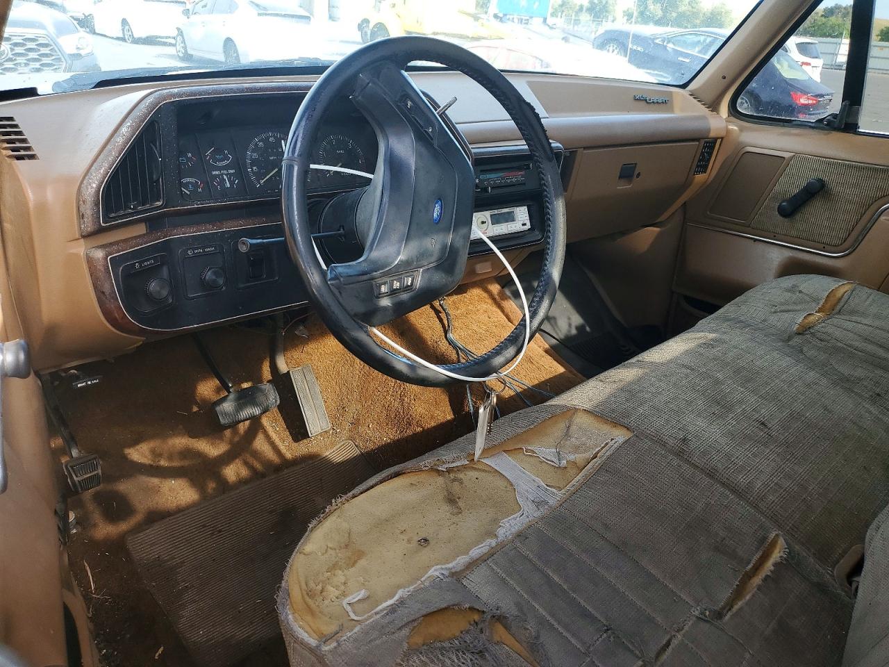 1990 Ford F250 VIN 2FTHF25M9LCA61966 photo 8