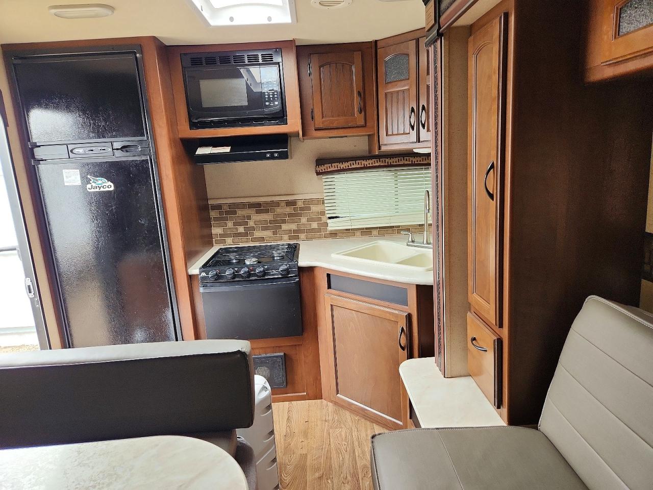2015 JAYCO Recreation VIN 1UJBJ0BM7F1450124 photo 5