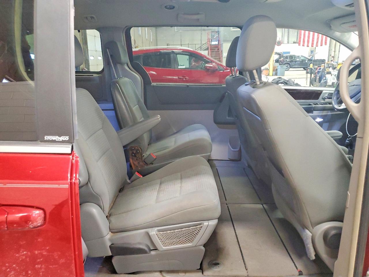 2010 Chrysler Minivan VIN 2A4RR5D18AR150999 photo 11