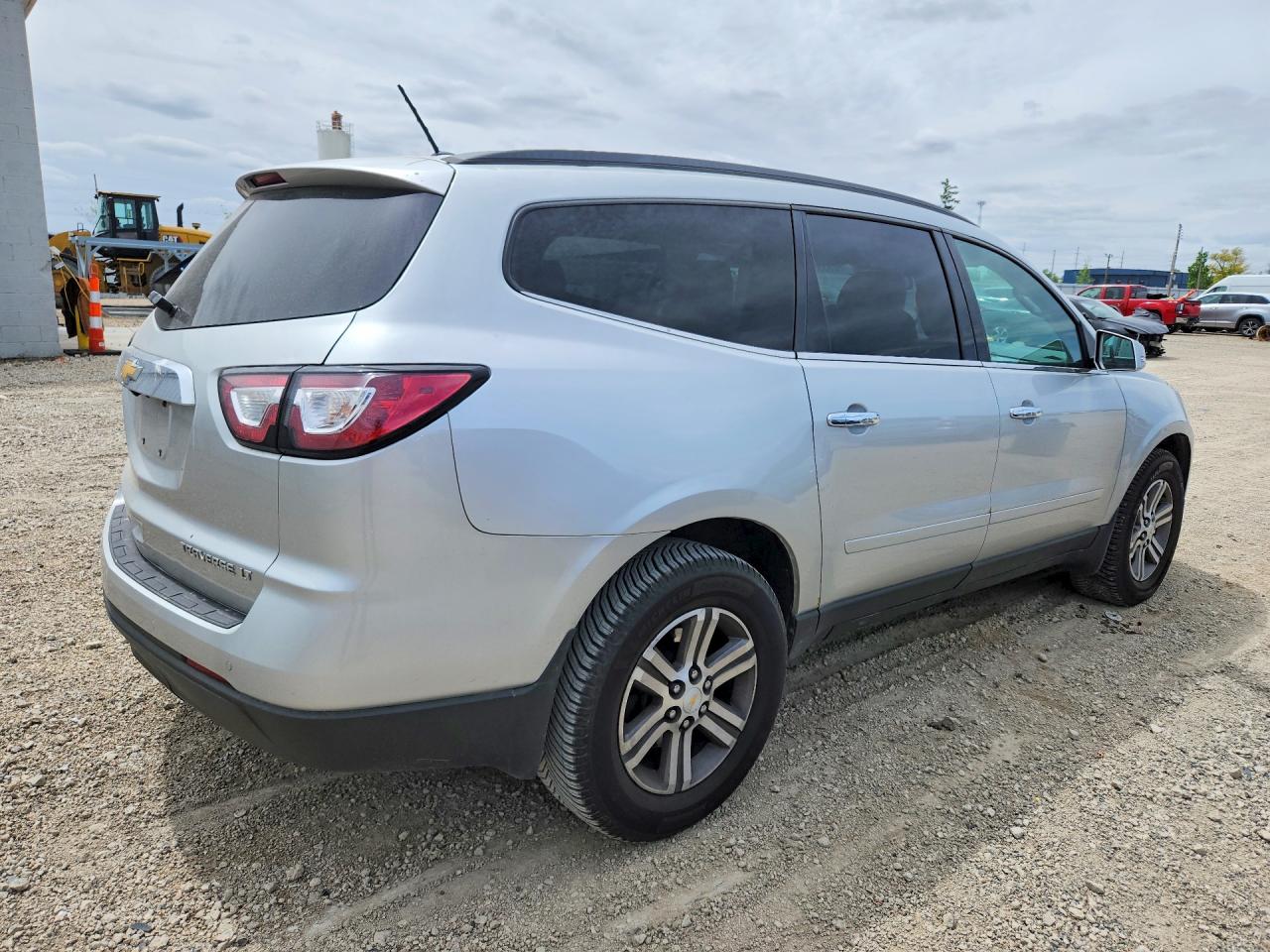 2015 Chevrolet Traverse VIN 1GNKVHKDXFJ287995 photo 3