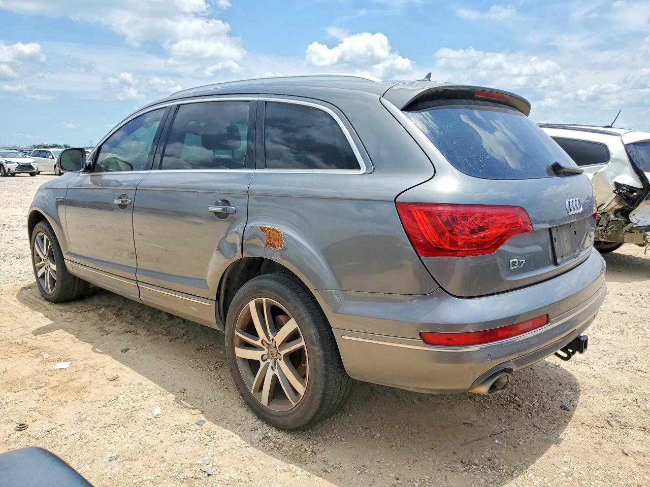 2013 Audi Q7 VIN WA1VMAFE0DD008398 photo 2