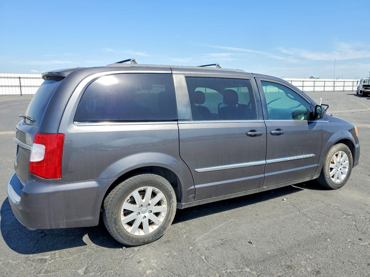2016 Chrysler Minivan VIN 2C4RC1BG6GR269117 photo 3