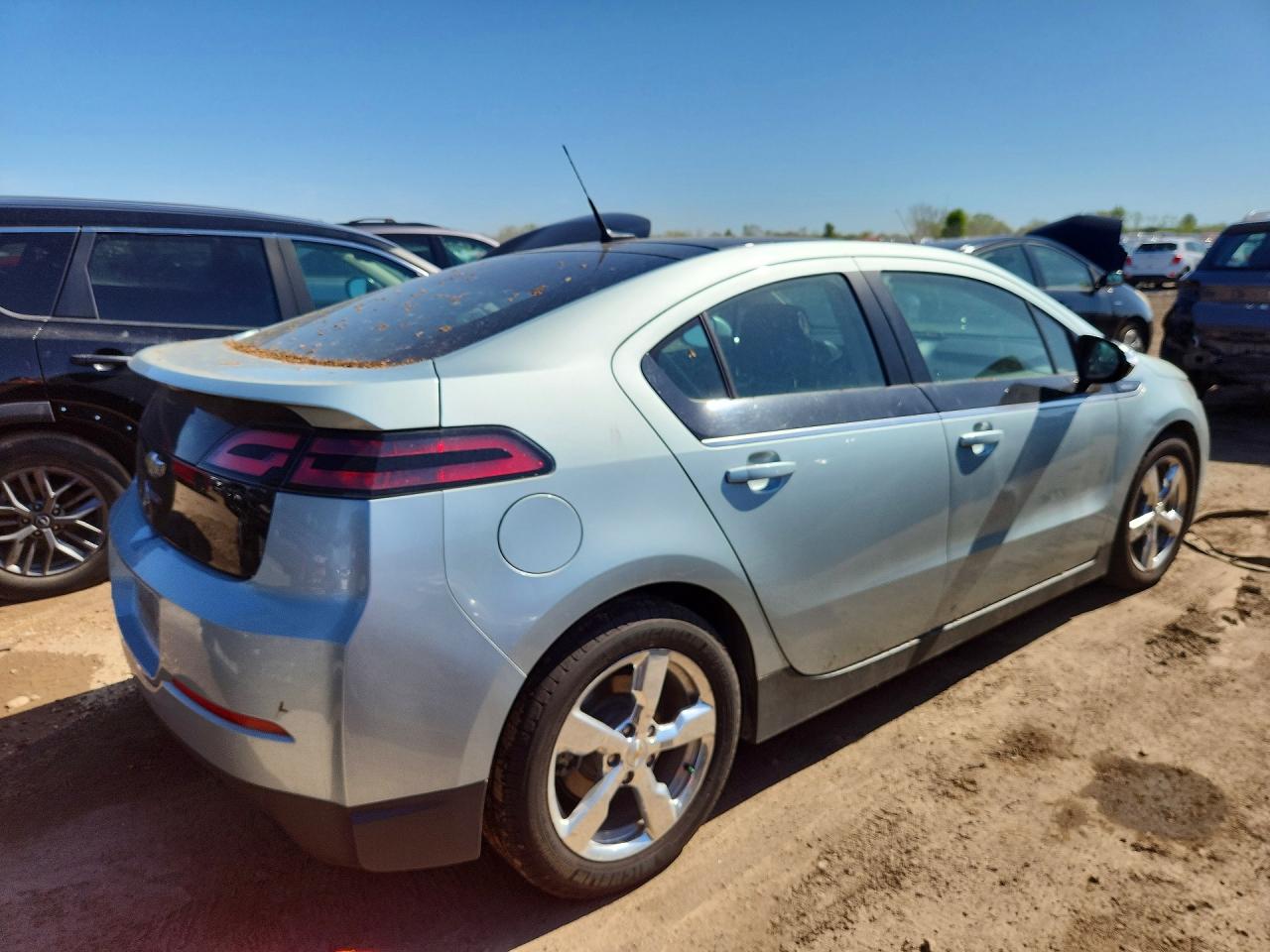 2011 Chev Volt VIN 1G1RD6E4XBU100248 photo 3