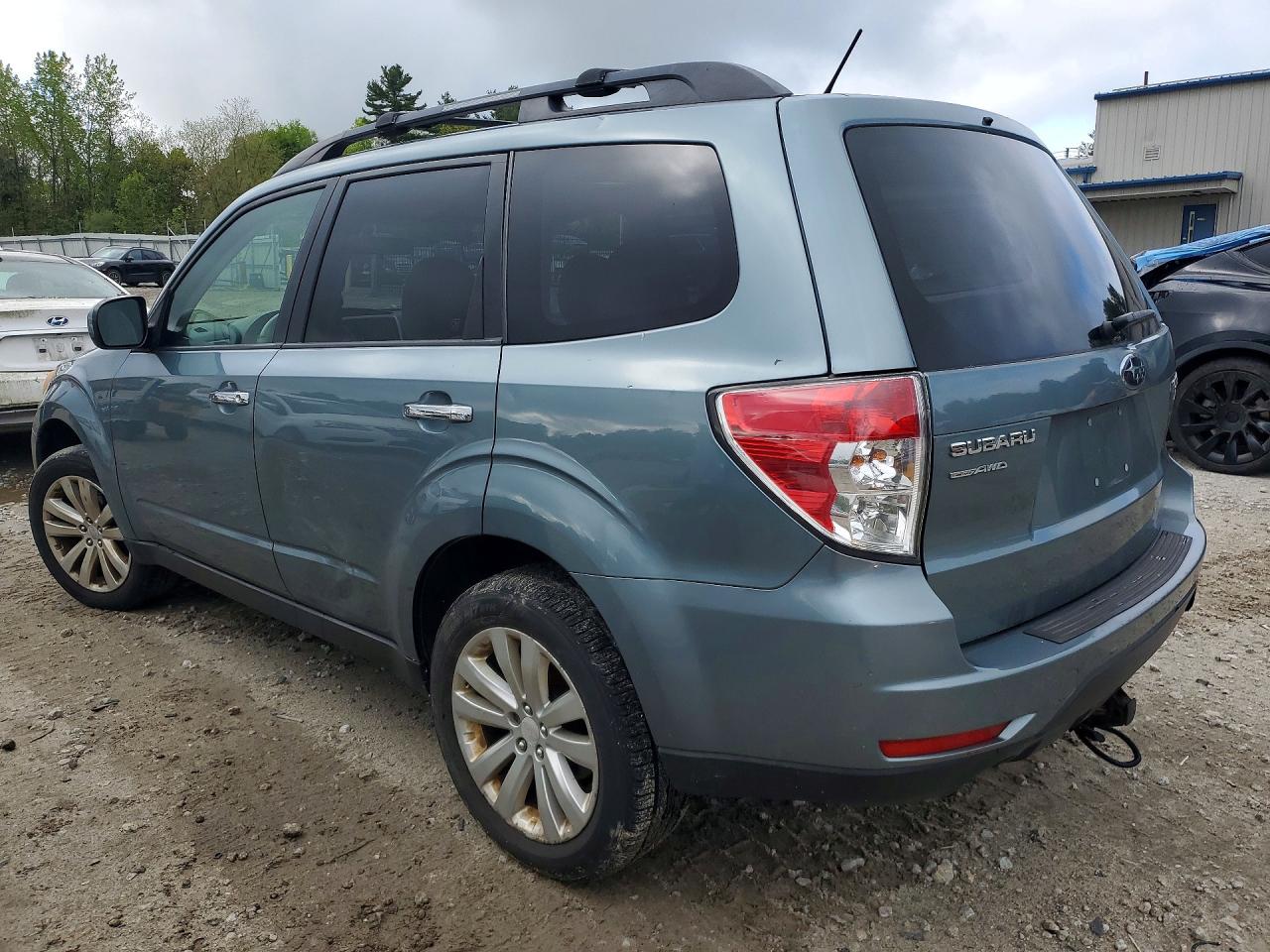 2011 SUBARU Forester VIN JF2SHADC6BH741660 photo 2