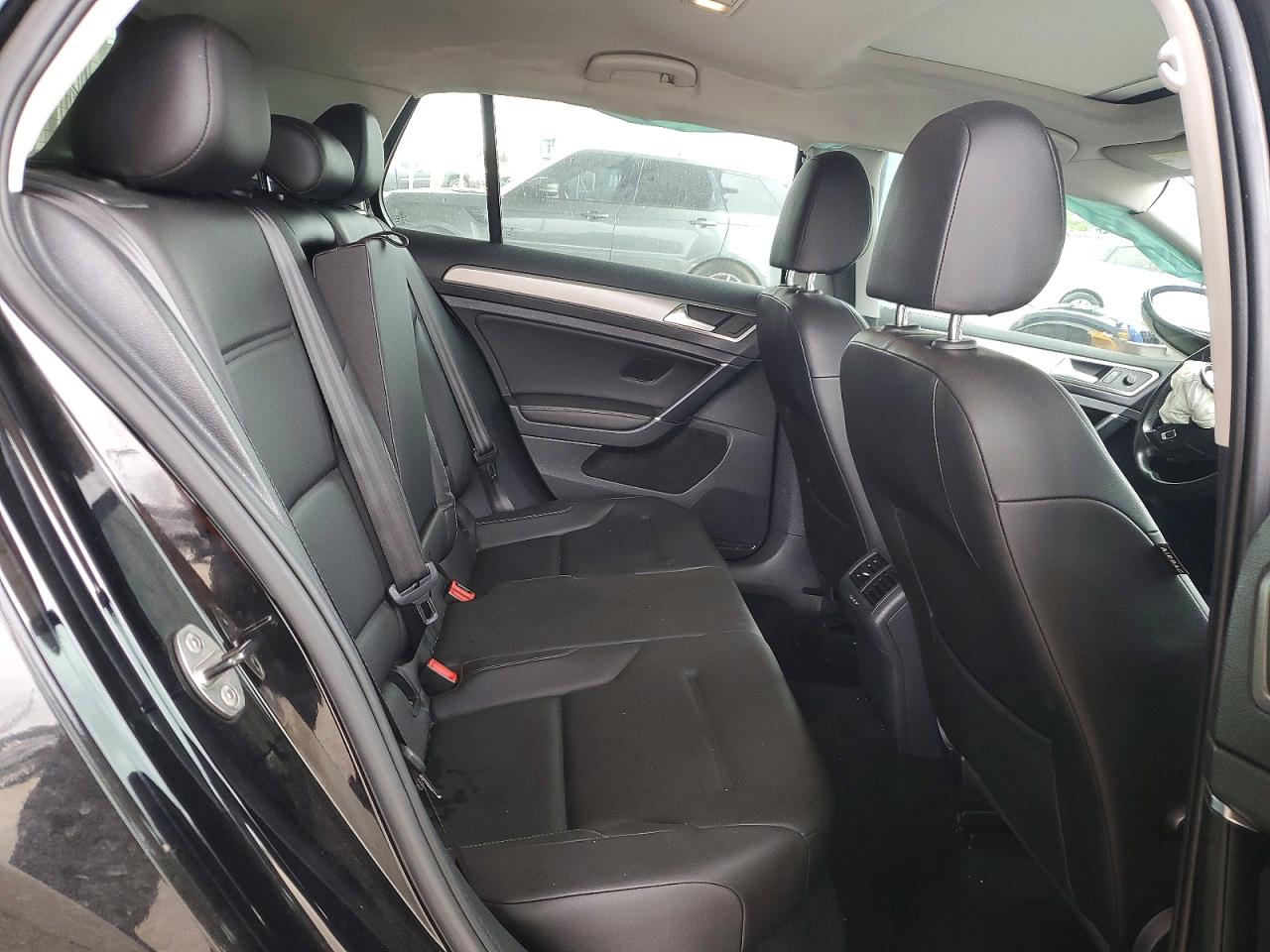 2017 Volkswagen Golf VIN 3VW217AU3HM041082 photo 10