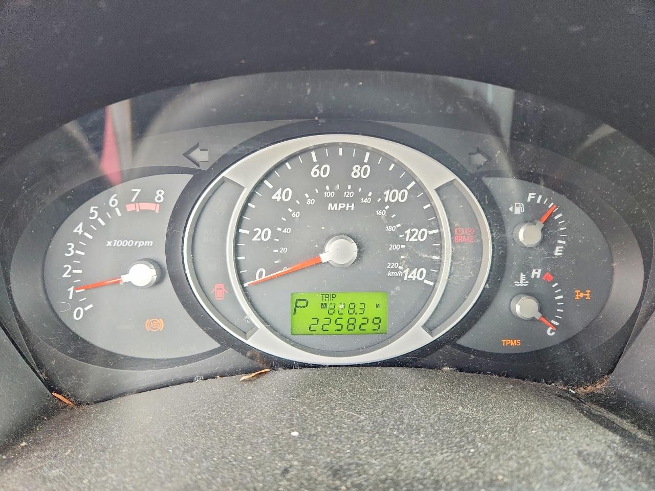 2008 Hyundai Tucson VIN KM8JN72D88U768808 photo 9