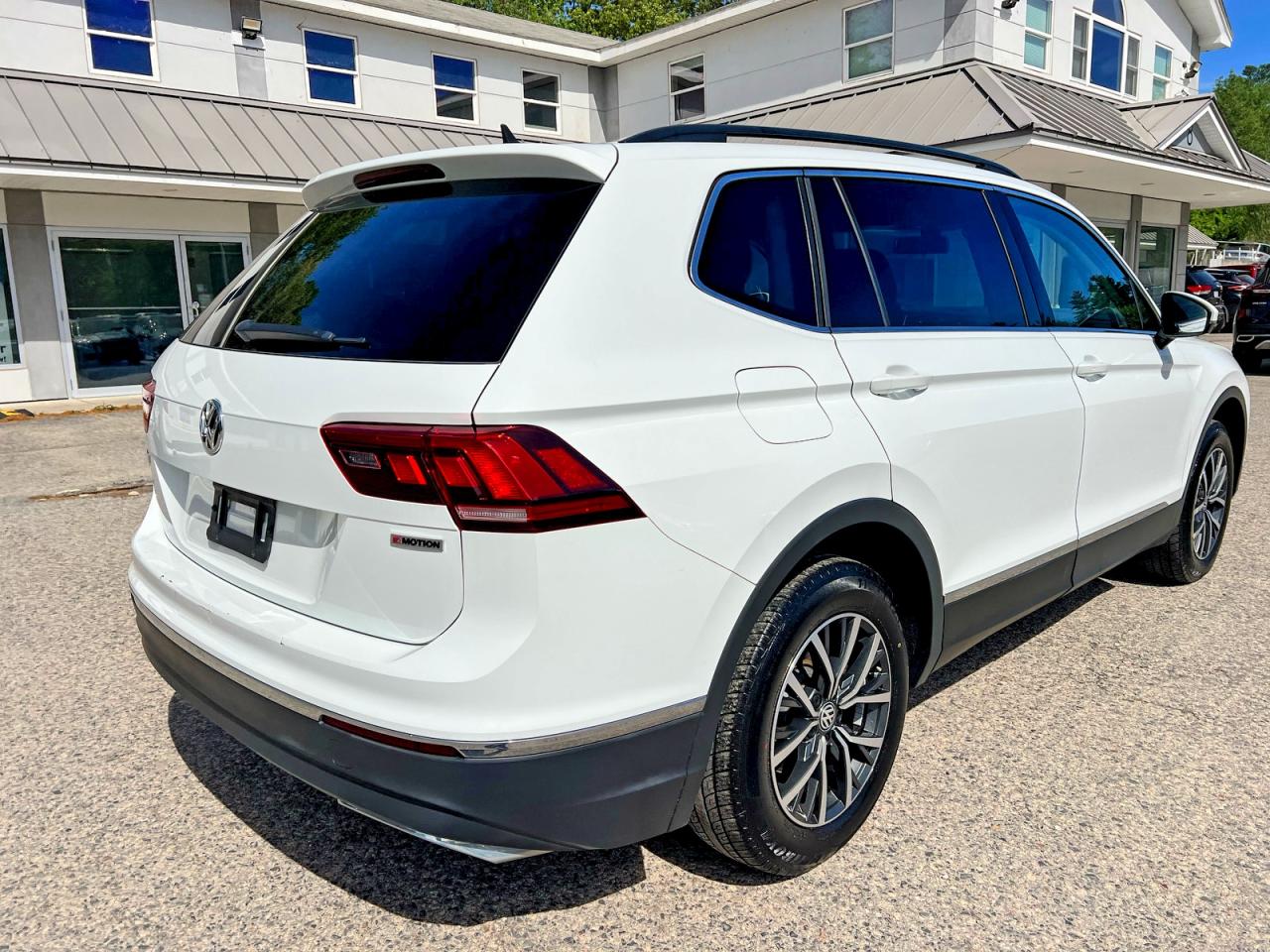 2020 VOLKSWAGEN Tiguan VIN 3VV2B7AX5LM114005 photo 4