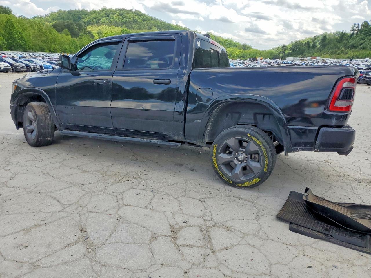 2020 Ram 1500 VIN 1C6SRFFT8LN307708 photo 2