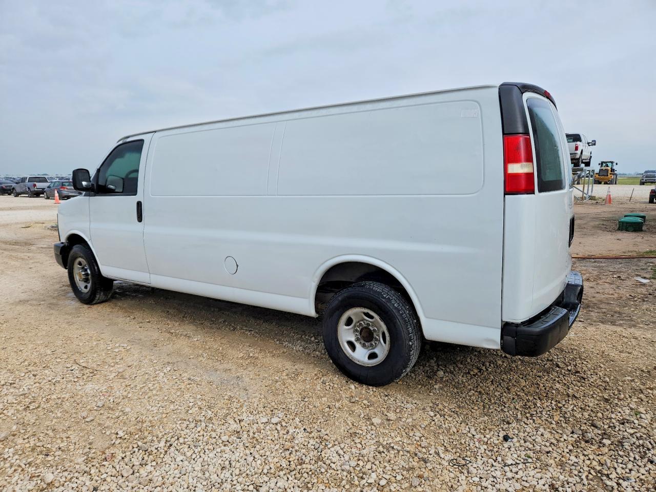 2005 CHEVROLET Express VIN 1GCGG29V951177331 photo 2