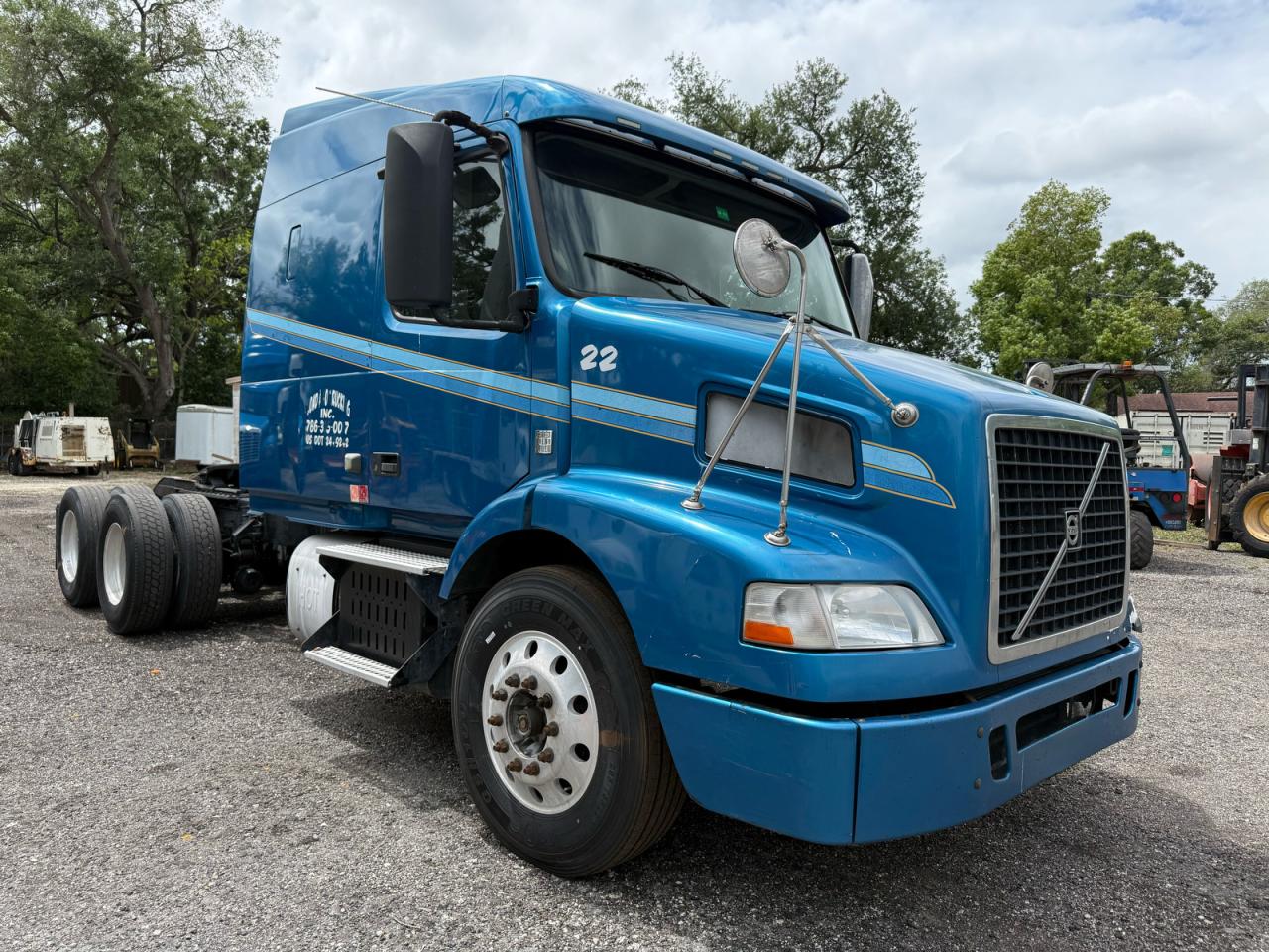 2013 Volvo Vn VIN 4V4MC9EH9DN566408 photo 1