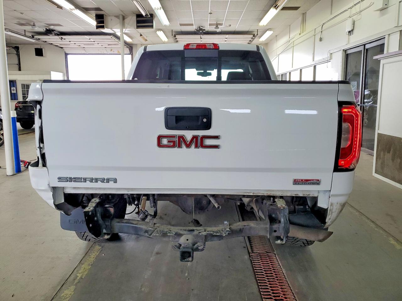2017 GMC SIERRA VIN 3GTU2NEJ5HG481476 photo 6