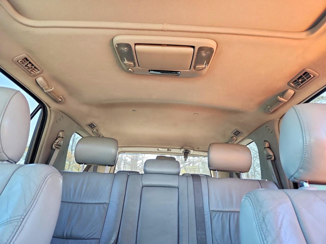 2005 TOYOTA Sequoia VIN 5TDBT44A15S241905 photo 10